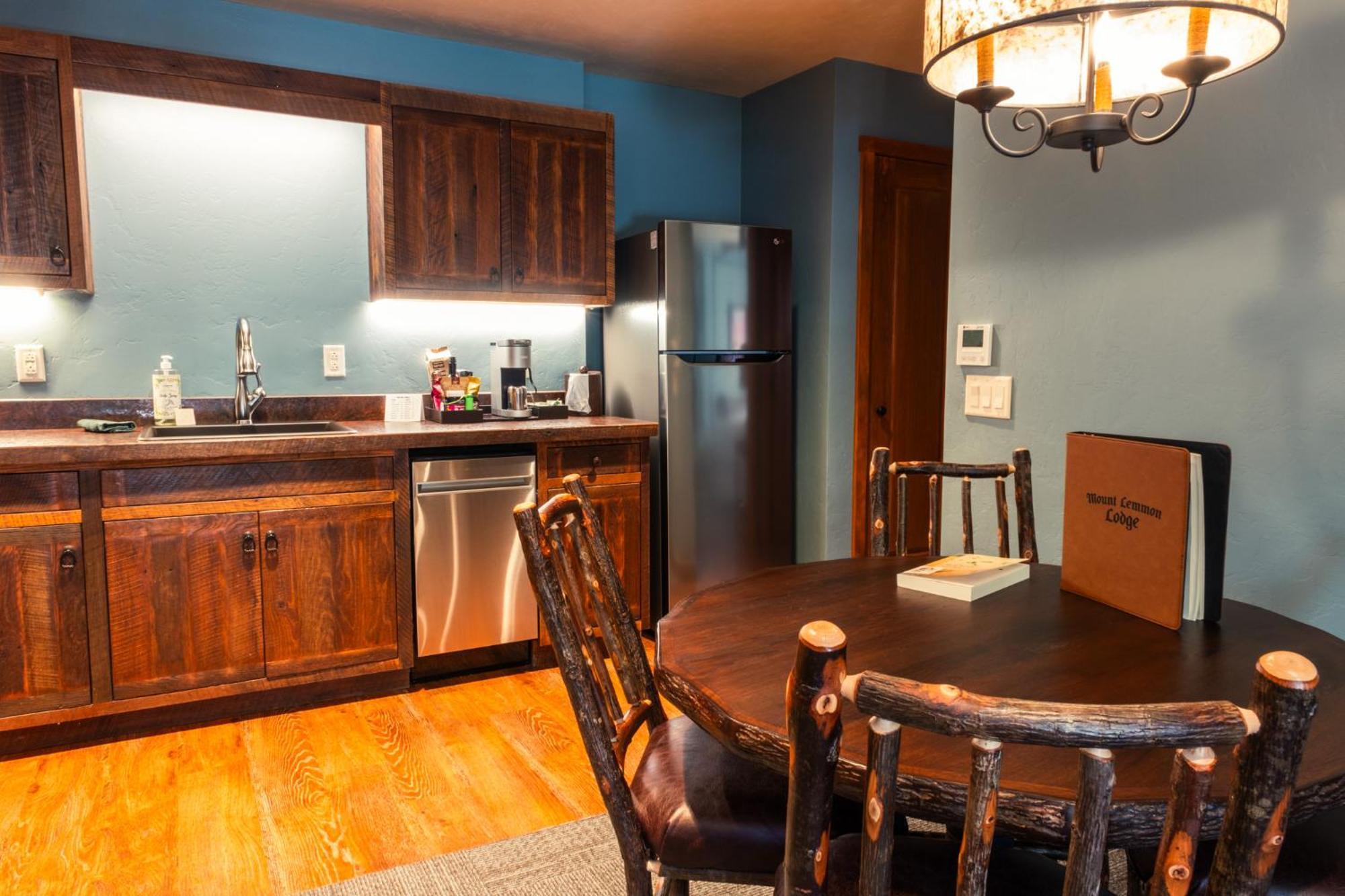 Mt. Lemmon Lodge Loma Linda Экстерьер фото